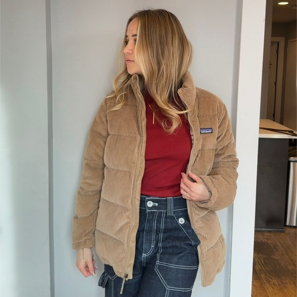 100% down Patagonia Fjord tan corduroy puffer with fleece lining - like new - Picture 3 of 8